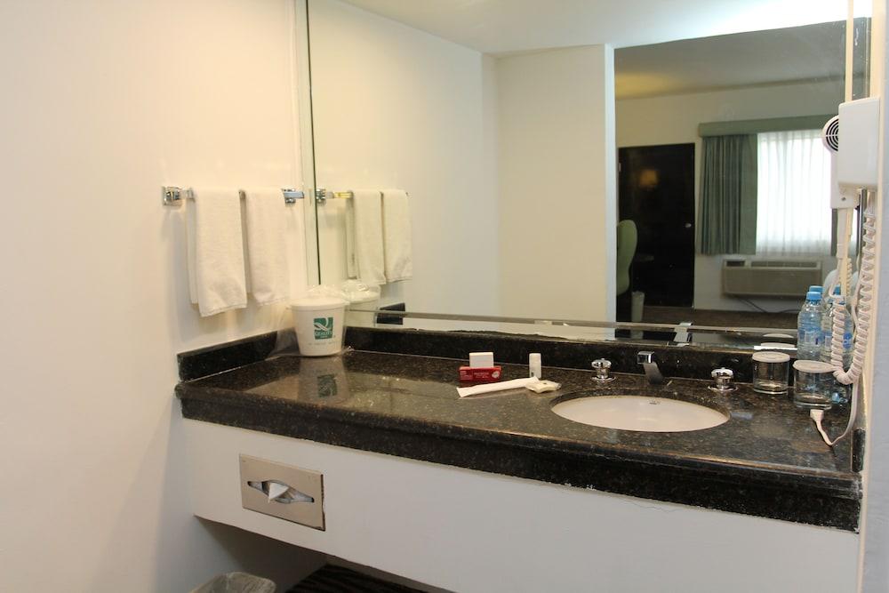Quality Inn Nuevo Laredo Exterior foto