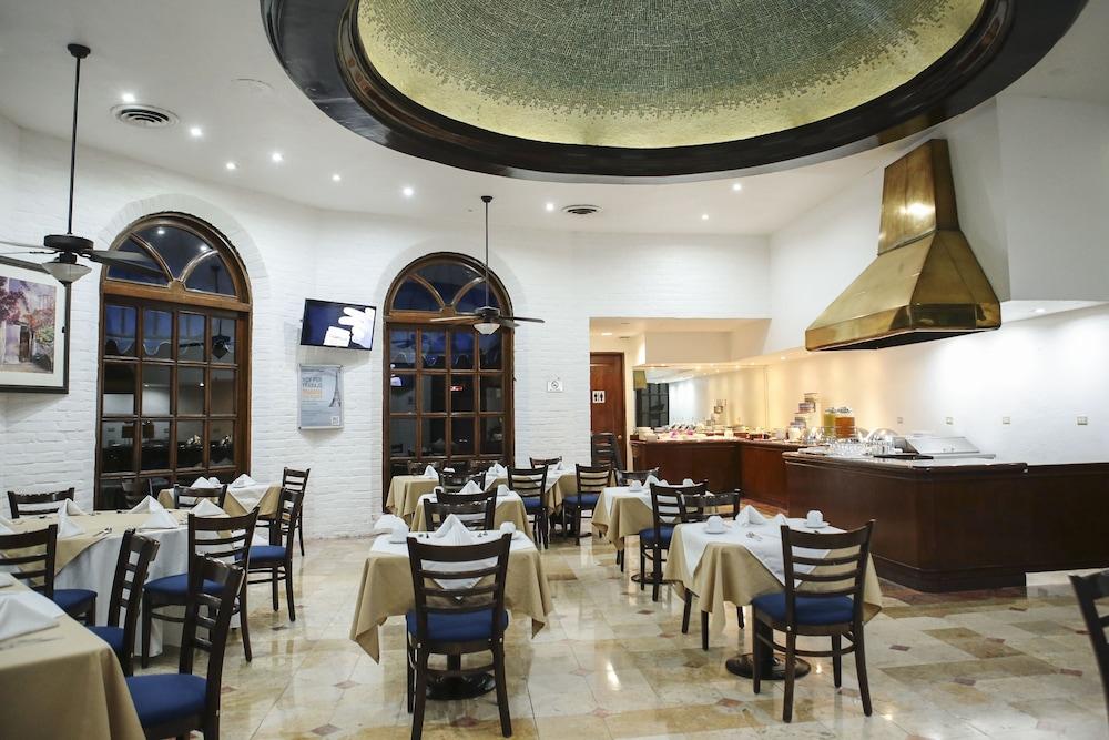 Quality Inn Nuevo Laredo Exterior foto
